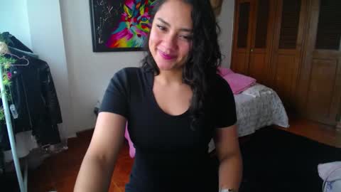 Snapshot of thaliacooper chatting on December 4, 7:34 pm online show from December 4, 7:34 pm