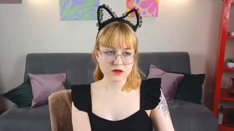 thea_quill online show from April 4, 3:44 pm