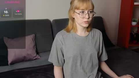 thea_quill online show from April 10, 2:45 pm