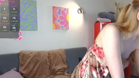 thea_quill online show from March 31, 3:56 pm