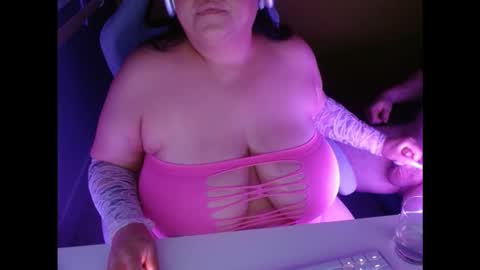 TheBouncingBetty online show from March 26, 4:25 am