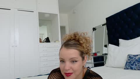 Lily Marie online show from October 20, 8:01 pm