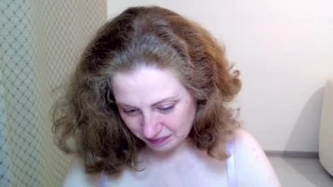 Ella online show from May 20, 6:49 pm