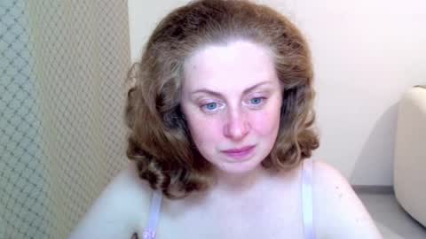 Ella online show from May 18, 6:36 pm