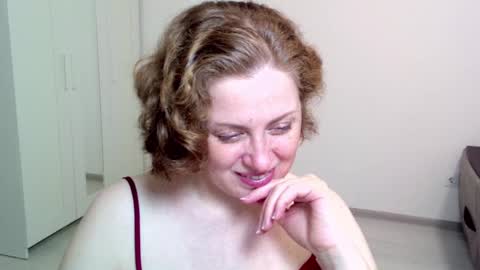 Ella online show from December 21, 6:52 am