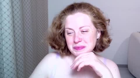 Ella online show from November 27, 3:59 pm