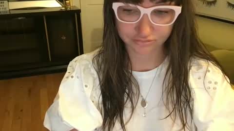 Snapshot of themrsnelson chatting on September 15, 12:46 pm Cach Nelson online show from September 15, 12:46 pm