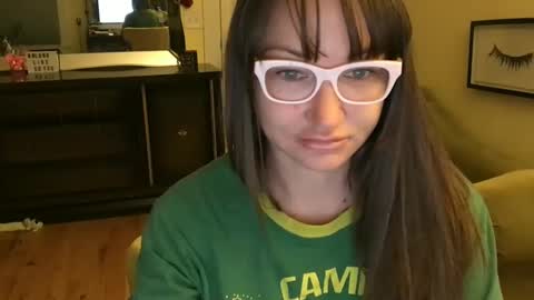 Snapshot of themrsnelson chatting on September 9, 9:31 am Cach Nelson online show from September 9, 9:31 am