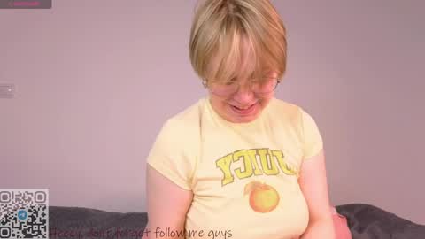 Lucia online show from May 16, 6:29 pm