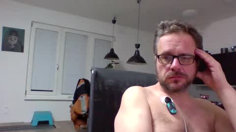 thesunnevergoesdown7 online show from November 30, 8:57 pm