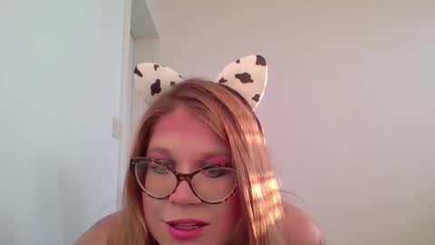 Snapshot of thesunnevergoesdown7 chatting on October 30, 2:51 pm thesunnevergoesdown7 online show from October 30, 2:51 pm