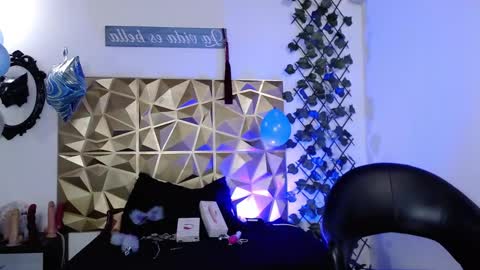 lucian  luna online show from October 3, 2:55 pm