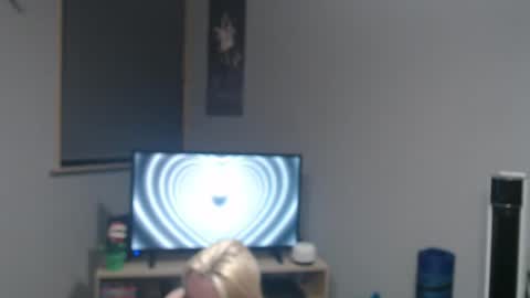 wintermoreau3 online show from April 9, 8:47 pm