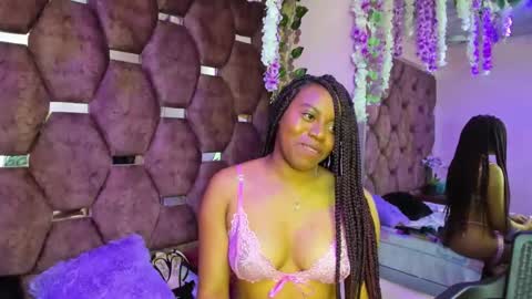 Snapshot of thiana_taylor chatting on September 18, 8:40 pm thiana_taylor online show from September 18, 8:40 pm