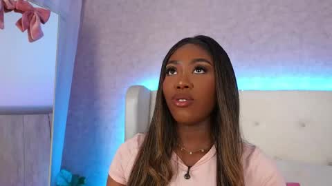 ThianaLopez online show from May 26, 9:25 pm