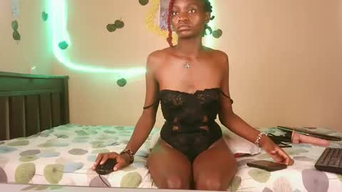 thickiie online show from April 4, 12:26 pm