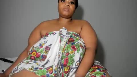 Snapshot of thickleeyanax chatting on February 28, 6:31 pm thickleeyanax online show from February 28, 6:31 pm