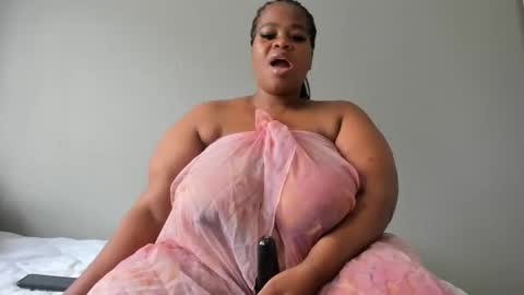 Snapshot of thickleeyanax chatting on February 27, 8:28 am thickleeyanax online show from February 27, 8:28 am