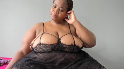 Snapshot of thickleeyanax chatting on February 18, 6:26 am thickleeyanax online show from February 18, 6:26 am
