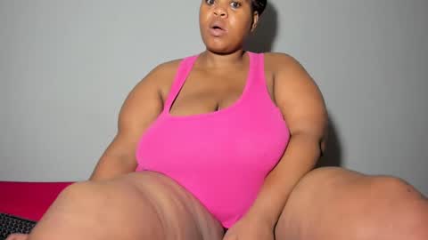 Snapshot of thickleeyanax chatting on February 20, 2:29 am thickleeyanax online show from February 20, 2:29 am