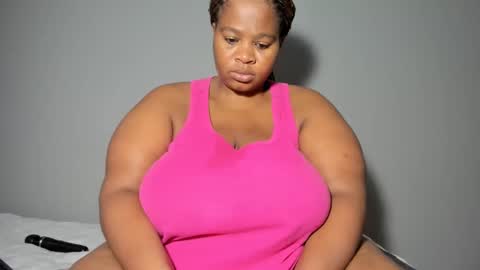 Snapshot of thickleeyanax chatting on March 7, 4:02 am thickleeyanax online show from March 7, 4:02 am