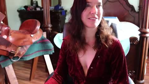 ThornburyRose online show from March 6, 9:10 pm