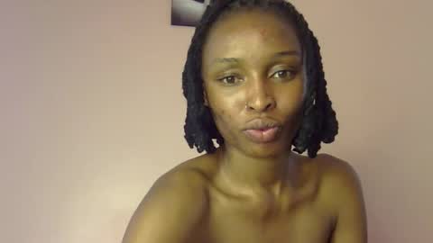 Snapshot of thotiana007 chatting on September 17, 8:45 am thotiana007 online show from September 17, 8:45 am