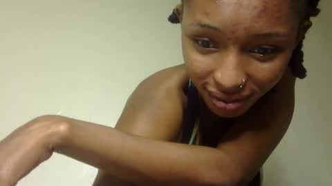 Snapshot of thotiana007 chatting on February 18, 7:00 pm thotiana007 online show from February 18, 7:00 pm