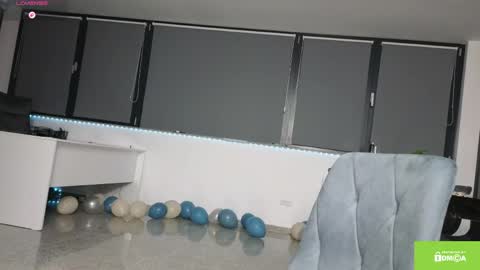 tia_j online show from May 9, 7:05 pm