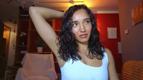 tia_j online show from October 25, 4:58 pm