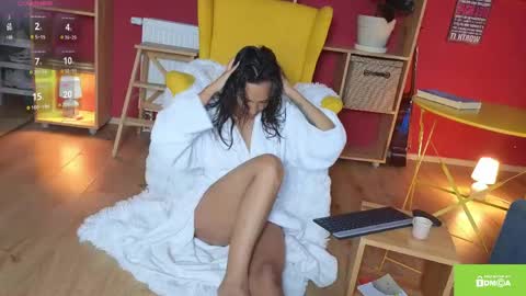 tia_j online show from May 7, 5:16 pm