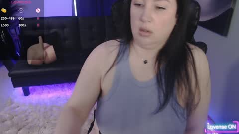 Tia Bella online show from April 9, 9:20 pm