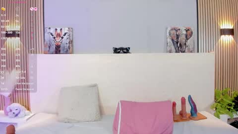 tianaglow4 online show from March 20, 6:35 pm