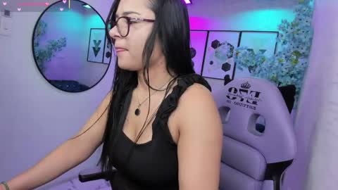 Tiara  online show from May 6, 3:21 am