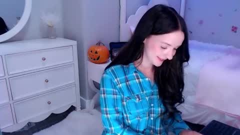 ticketshow online show from October 31, 12:45 am