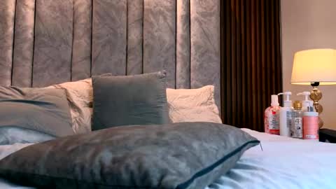 Tiff3 online show from March 19, 9:19 pm