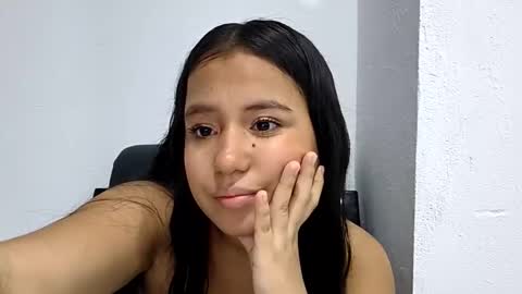 tifany_peres online show from May 1, 8:39 am