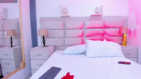 Snapshot of tifanytaylor1_ chatting on January 19, 4:33 am TIFF online show from January 19, 4:33 am