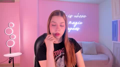 Tiffanny Sins online show from January 14, 3:33 am