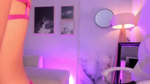 tiffany_low online show from May 7, 4:54 pm