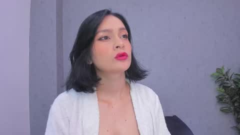 tiffany_mendez online show from January 10, 12:10 pm