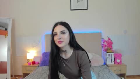 Tiffani online show from March 30, 12:27 pm