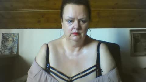 TiffanyMature online show from March 17, 8:18 am