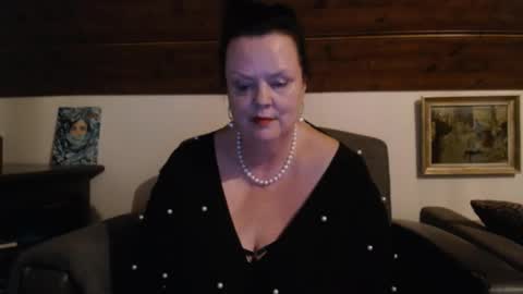 TiffanyMature online show from May 14, 9:53 pm
