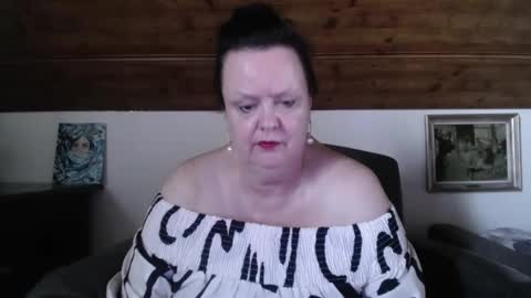 TiffanyMature online show from May 21, 3:32 pm