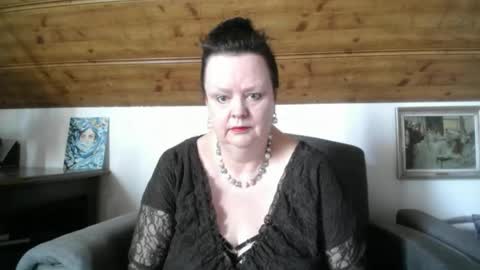 TiffanyMature online show from May 6, 7:12 am