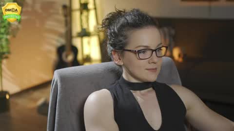 tiffanyriox online show from May 8, 12:03 am