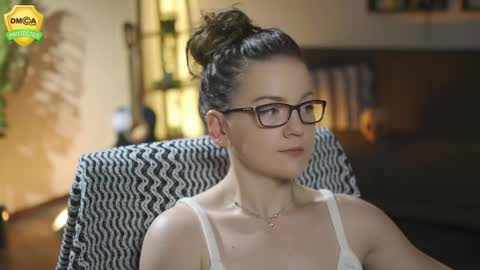 tiffanyriox online show from May 25, 11:48 pm