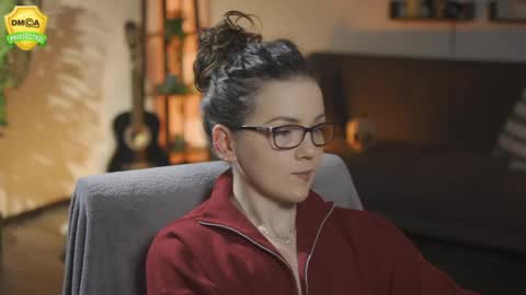 tiffanyriox online show from March 7, 1:45 am