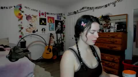 Snapshot of tiggerrosey chatting on January 2, 12:45 am   All my Links online show from January 2, 12:45 am